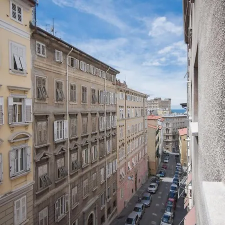 Gallery House - Steps To Piazza Unita & San Giusto Castle Daire *